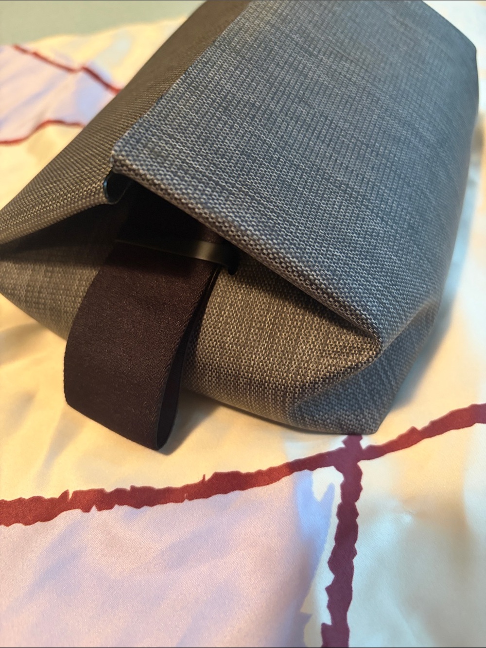 Cadence small parcel prototype in gray. - Picture 5 of 8